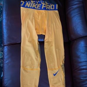 NWOT Nike pro  orange athletic tight short